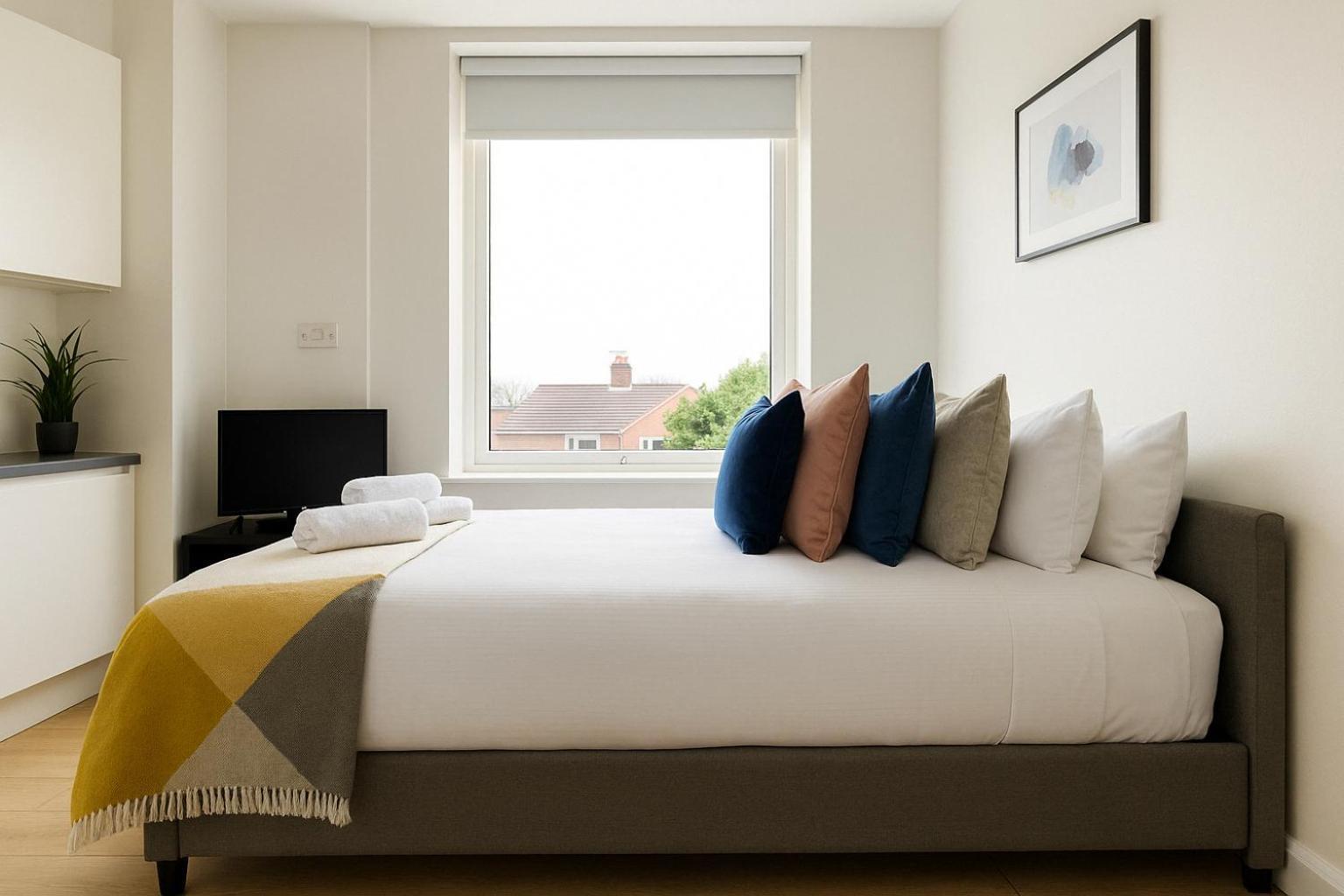 Bright Studio Flat - Walk To River Thames & Kingston Town Surbiton Bagian luar foto